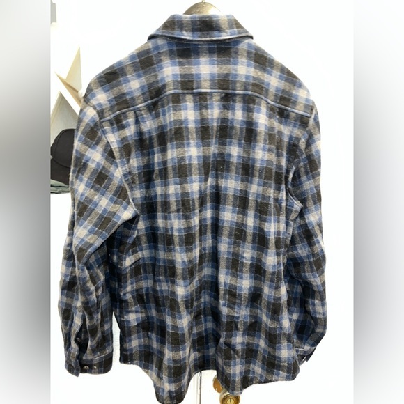 Woolrich Flannel Button Down Long Sleeve 100% Wool Size Medium Blue - Picture 3 of 4